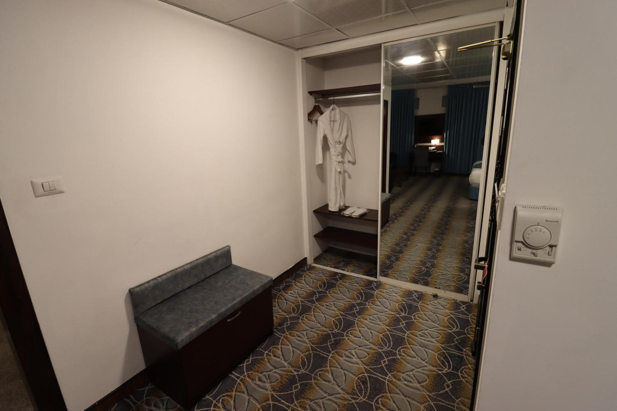 Larsa Hotel Amman Ngoại thất bức ảnh